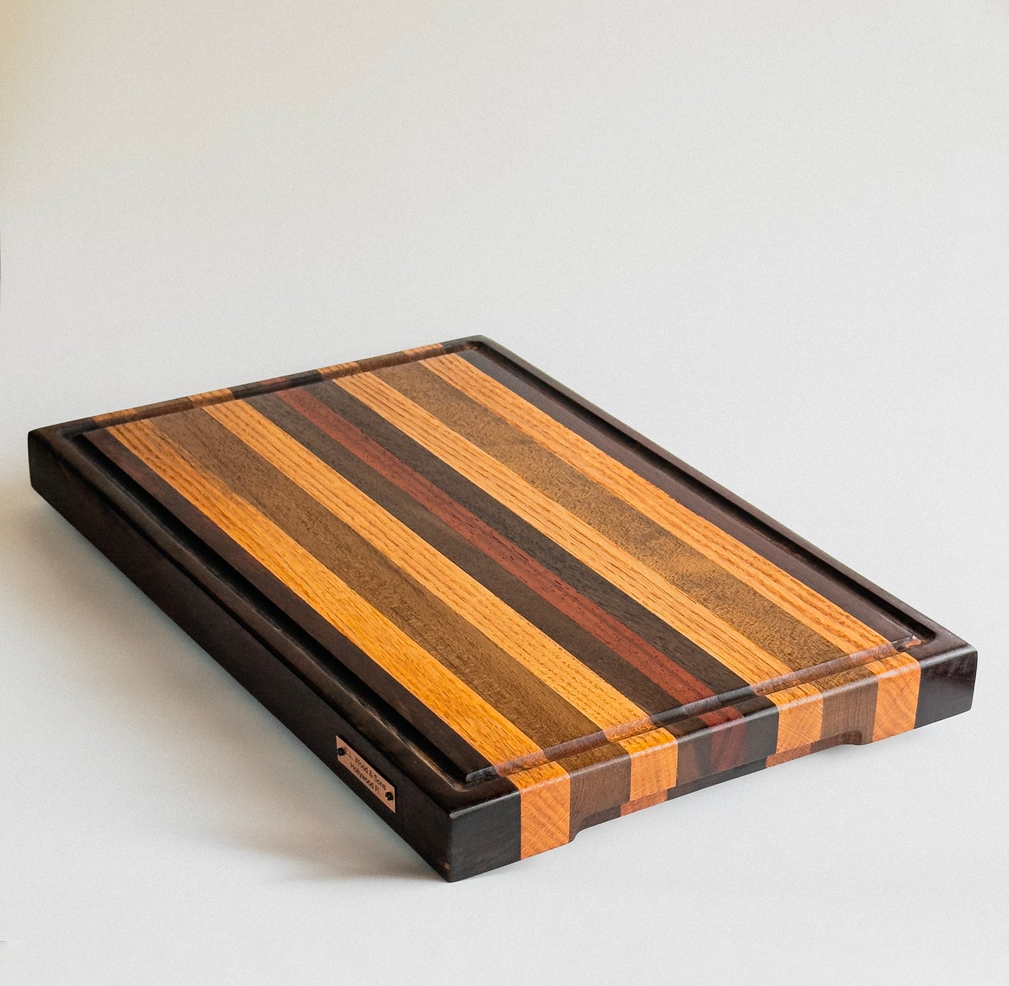Epizon Edge-Grain Carving Board |